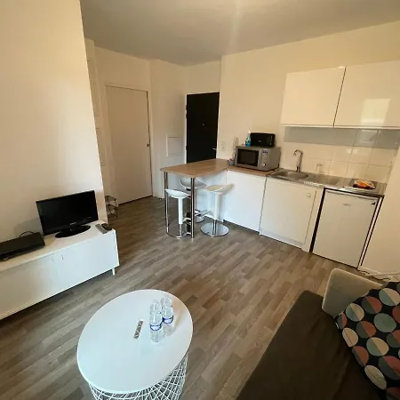 Gredi, Appt Avec Parking Et Terrasse A Caen Apartment Exterior photo