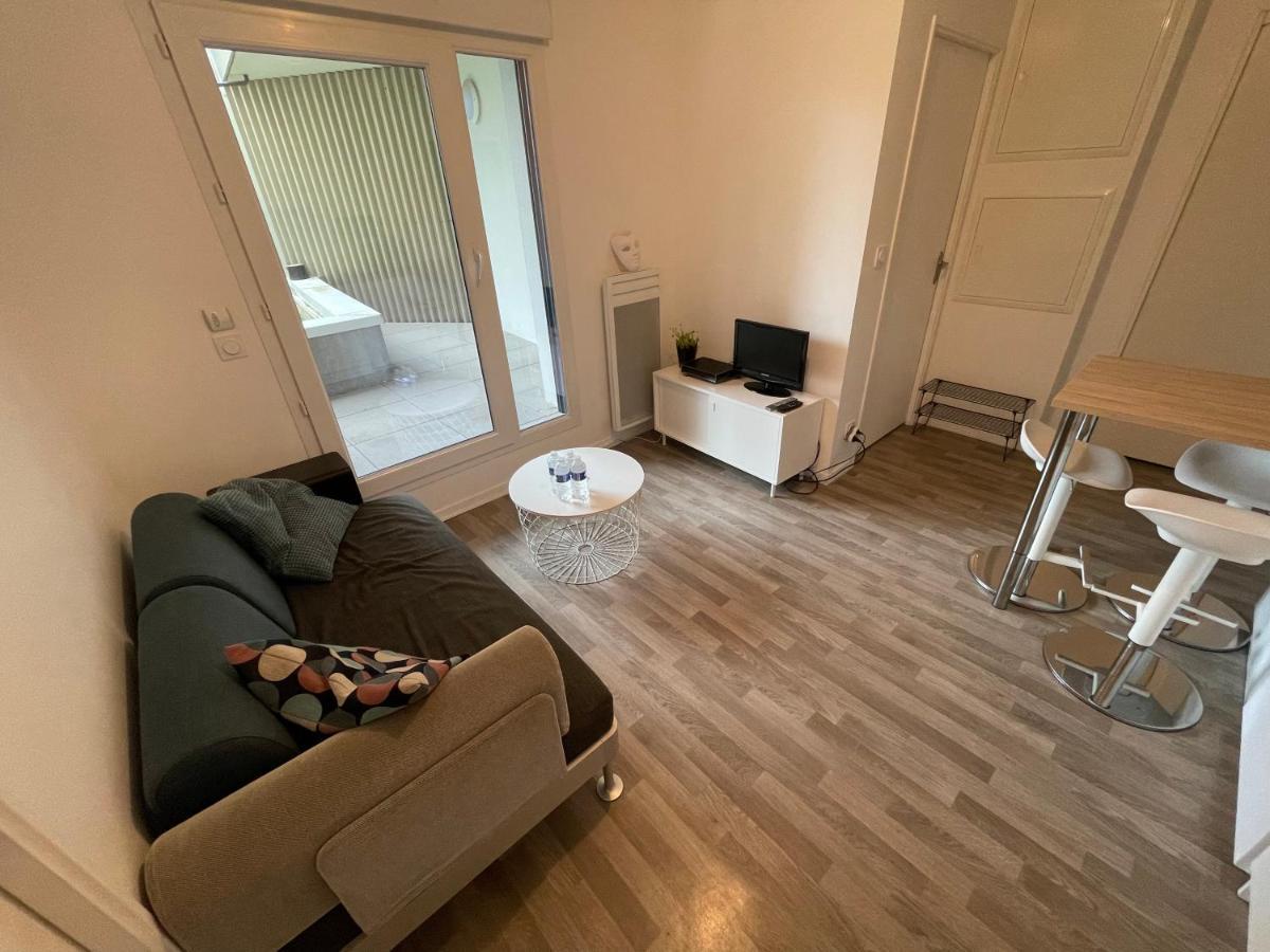 Apartment Gredi, Appt Avec Parking Et Terrasse A Caen